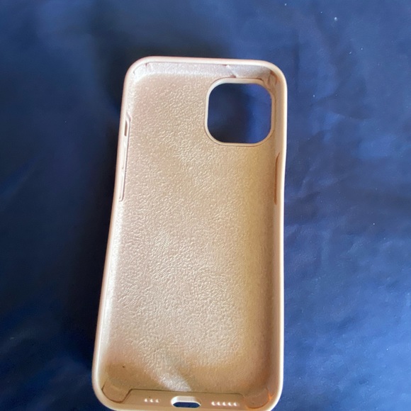 Iphone 12 Case - Picture 3 of 6